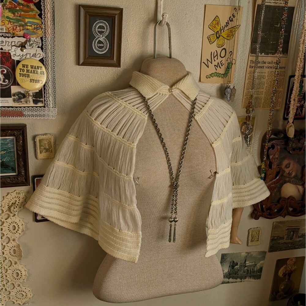 Vintage Knit Capelet Shawl Women's Medium Cream Ladder Stitch Wool